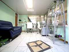 Hanger office