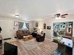 Living room 4
